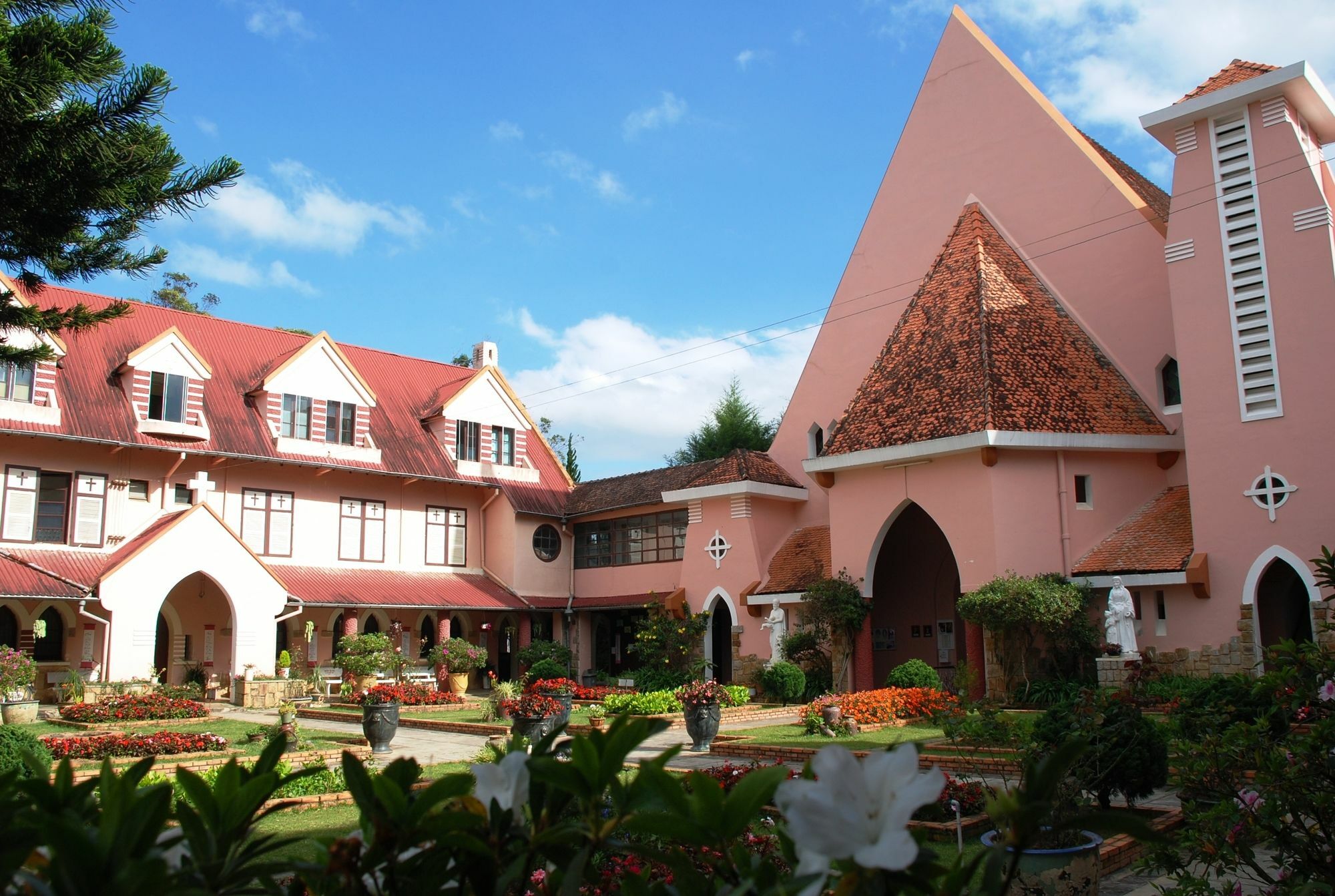 Skyview Hotel Da Lat Exterior photo